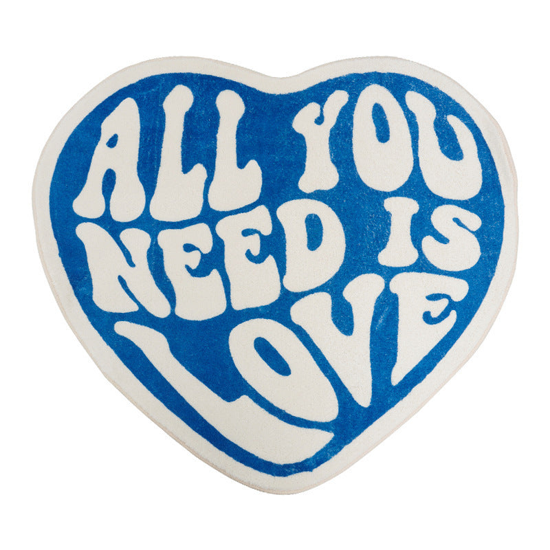 Tappeto a forma di cuore | all you need is love