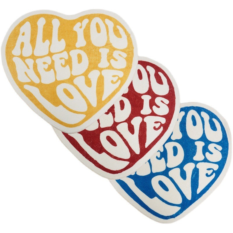 Tappeto a forma di cuore | all you need is love