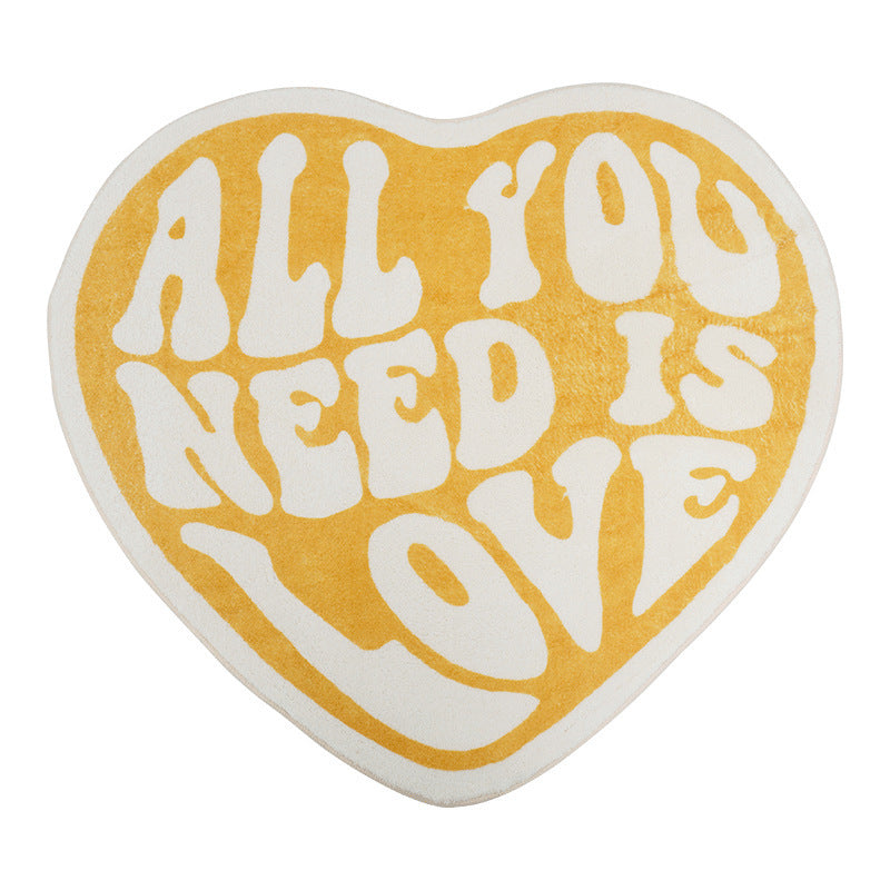 Tappeto a forma di cuore | all you need is love