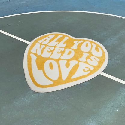 Tappeto a forma di cuore | all you need is love